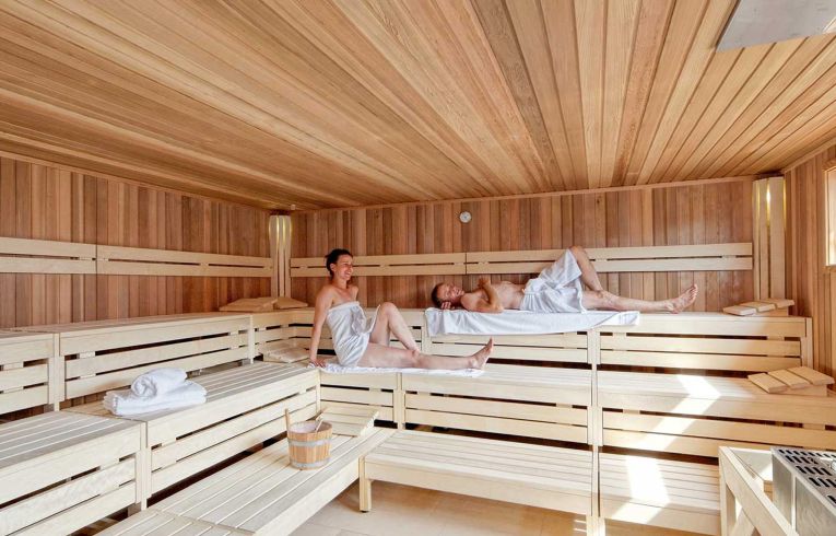 Saunieren in der finnischen Sauna
