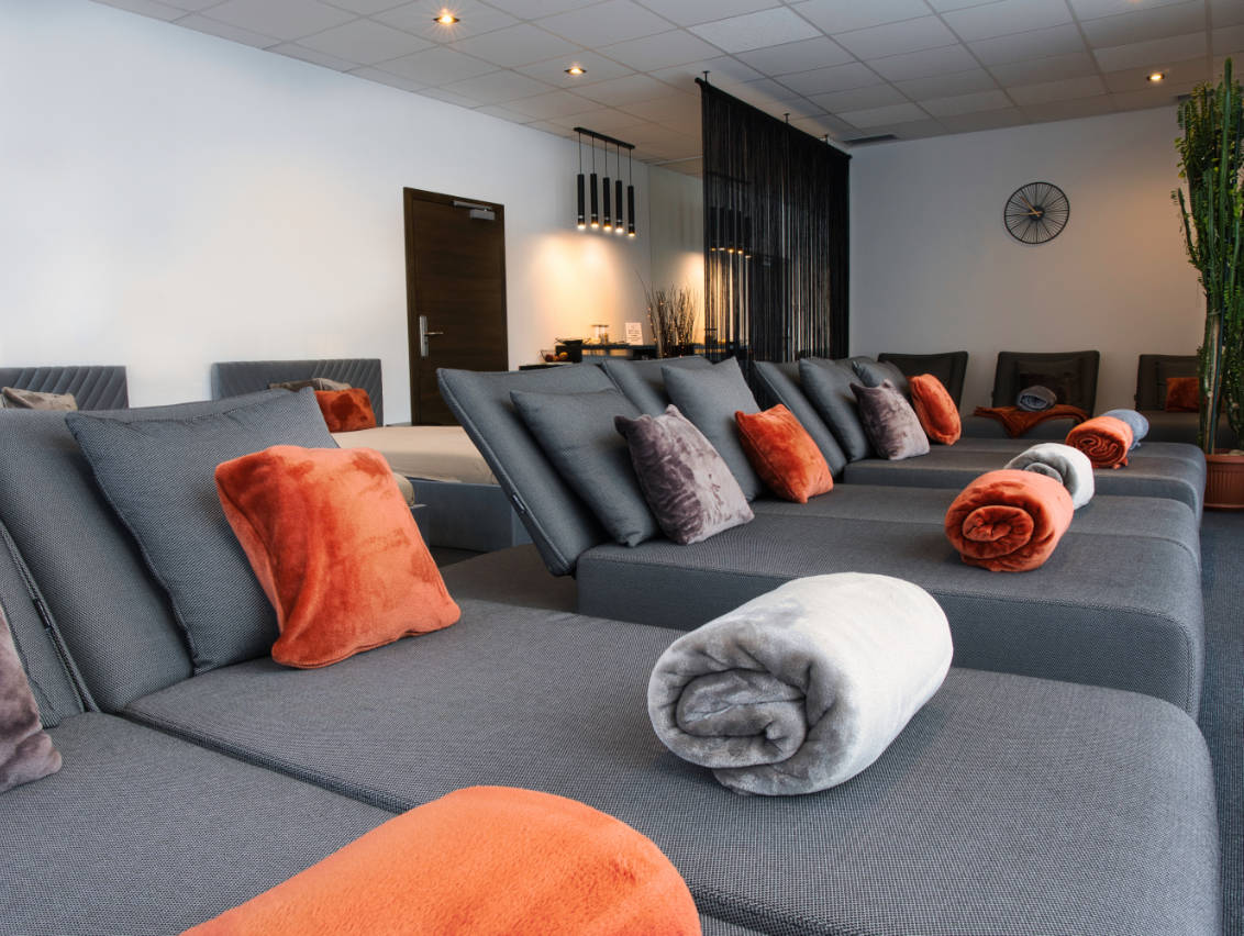 Ruheraum mit Liegen im Wellnesshotel Reibener-Hof