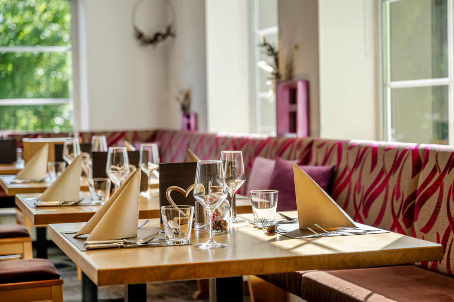 Gedeckter Tisch im Reibener-Hof